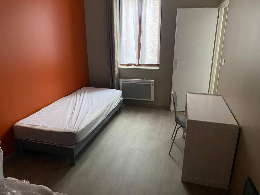 Appartement 4 - Hyper Centre - 1 A 4 Personnes Douai Bagian luar foto