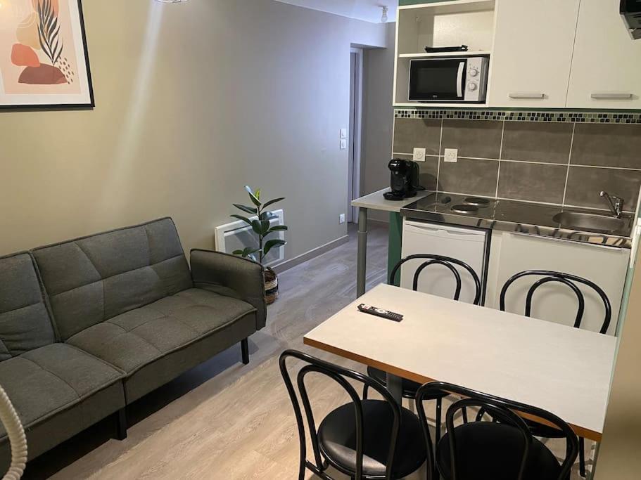 Appartement 4 - Hyper Centre - 1 A 4 Personnes Douai Bagian luar foto
